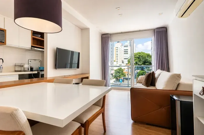 Apartamento para venda possui 72 metros quadrados com 2 quartos em Cambuí - Campinas - São