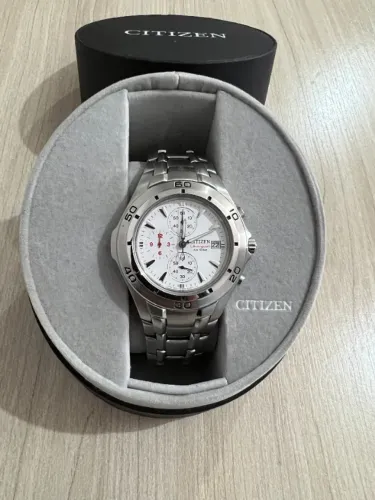 Relógio Citizen Chronograph 10BAR Original em Estado de Novo