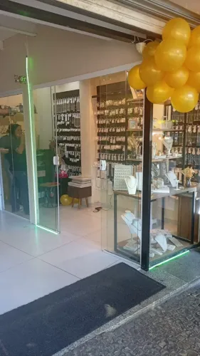 LOJA FRENTE RUA EM GALERIA MOVIMENTADA NO LARGO DA SEGUNDA FEIRA - TIJUCA