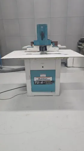 Tumpia TU-4 -  Baldan com motor de 5CV e mesa de 75x90xm  - NR12 