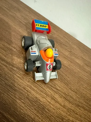 Carrinho de fórmula 01 anos 90 ferro raridade 
