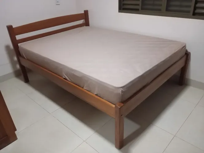 Cama casal madeira maciça freijó