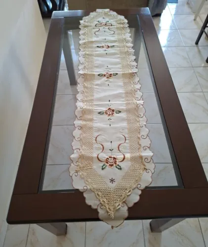 MESA DE JANTAR PARA 6 LUGARES SEM CADEIRAS