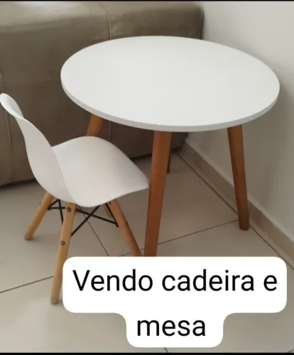 Mesa com cadeira infantil 