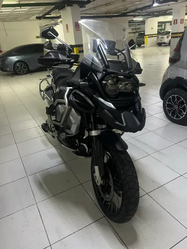 BMW R 1250 GS Adventure Premium Triple Black com pacote Option 719 