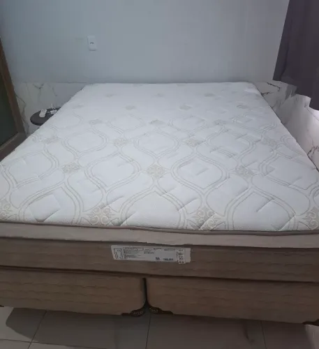 Cama Paris Ultra EP / PROBEL. Seminova, sem marcas de uso. Com Nota Fiscal.