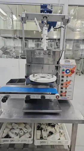 Maquina modelar salgados 