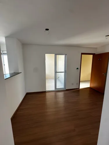 Apartamento com sacada no Residencial Berati