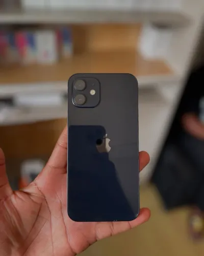 celular iPhone 12