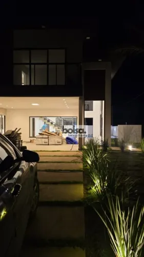 CASA EM CONDOMINÍO para venda com 268 m² e 4 quartos em Centro, Pardinho - SP