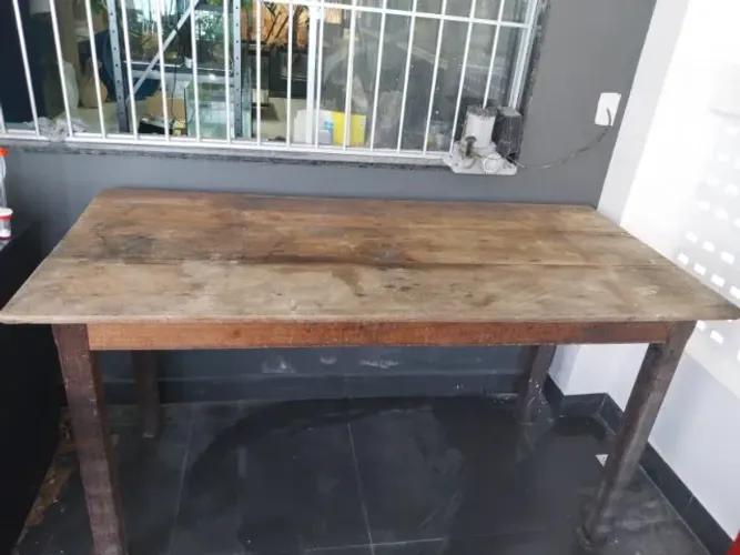Mesa grande de Madeira (Ler descrição)