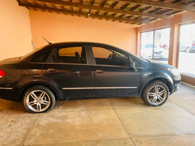 Fiat Linea 1.9/ HLX 1.9/1.8 Flex Dualogic 4P 2010