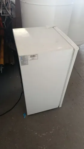 Frigobar Midea usado