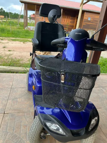 Scooter elétrica Scott quadriciclos 