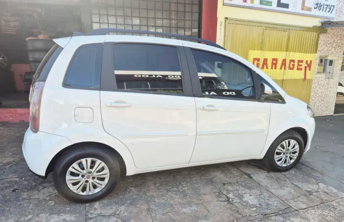 Fiat Idea Attractive 1.4 Fire Flex 8V 5P 2013