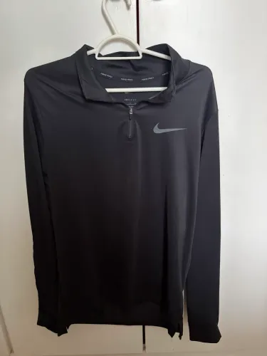 Blusa de Treino Nike Dry-Fit com Meio Zíper (Half-Zip) e Gola Alta