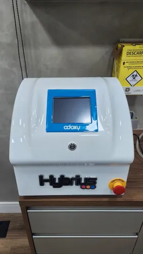 Plataforma 3 em 1 Radiofrequência + Ultracavitação + Led (lipoled) Adoxy Hybrius