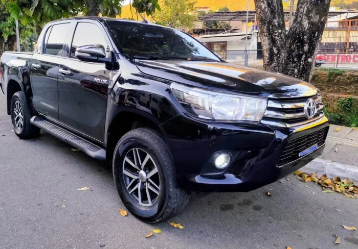 Toyota Hilux CD SRV 4X4 2.8 TDI Diesel Aut. 2017