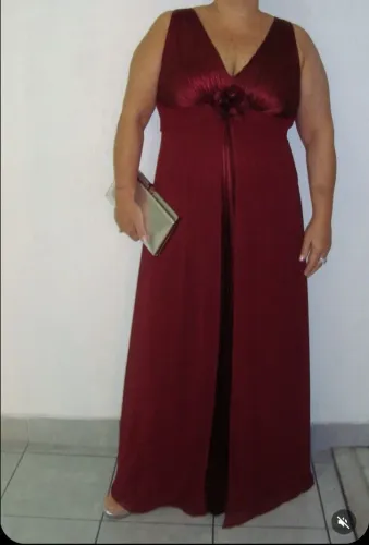 Vestido de festa cor vinho