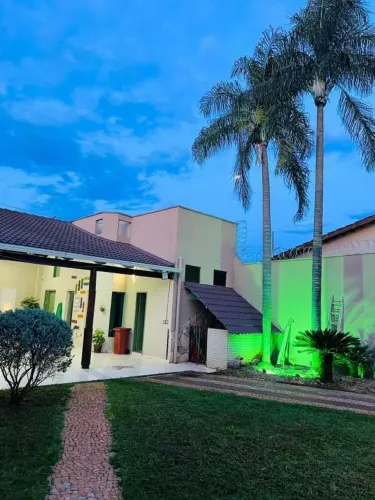 Casa, 1 quarto, 1 suíte, 360 m², 4 vagas no Residencial Canadá em Goiânia