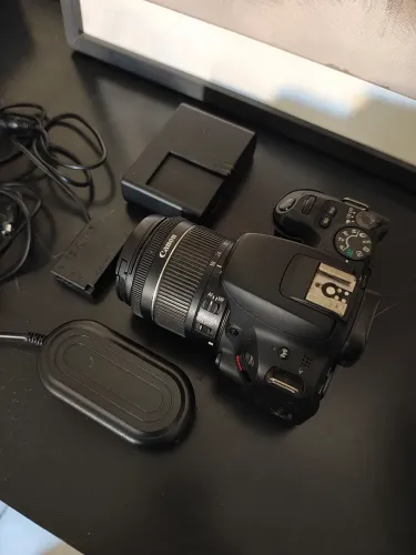 Câmera Canon SL2