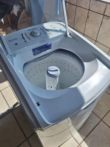 Máquina Electrolux 16kg