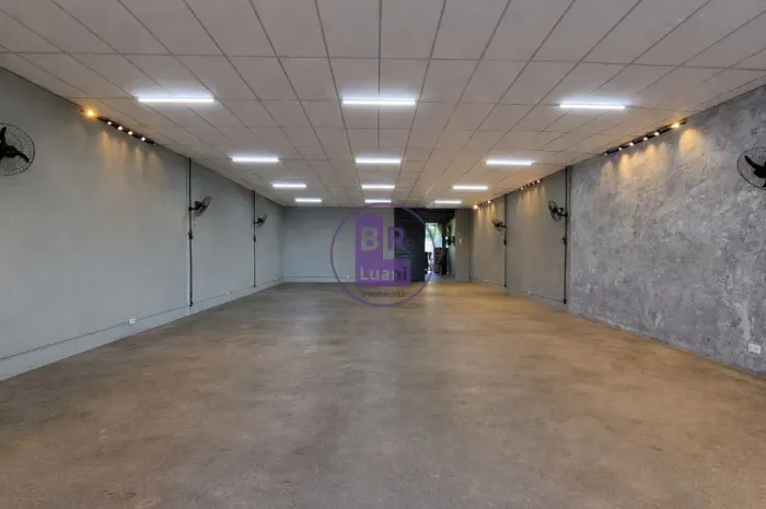 Barracão Comercial Amplo com Acesso Estratégico à PR-445 e PR-369.