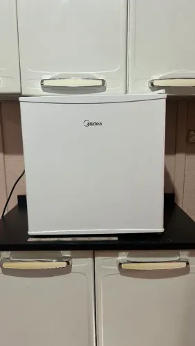 Frigobar midea 127v