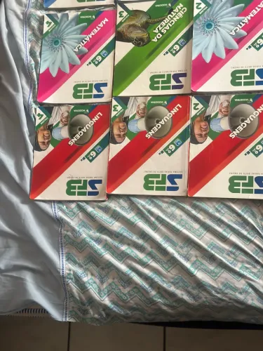 Livros sexto ano sistema Farias Britos de ensino