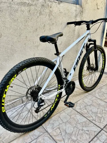 Bicicleta Fisrt Aro 29