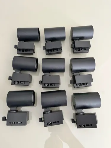 VENDO 9 SPOTS LED DE TRILHO BLACK+DECKER - 7W - 2700k