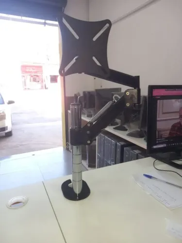 SUPORTE ARTICULADOR PARA MONITOR