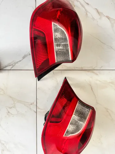 Farol Ford Ka 2019