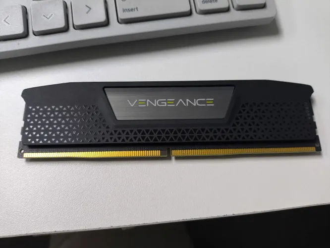 Memória DDR 5 16GB - TOP ÚLTIMA UNIDADE