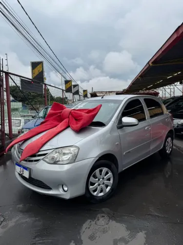 Toyota Etios X 1.3 Flex 16V 5P Mec. 2014