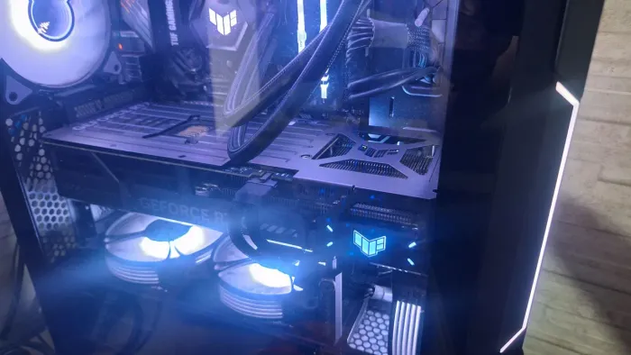 Placa de video Asus RTX 5070 TUF Gaming