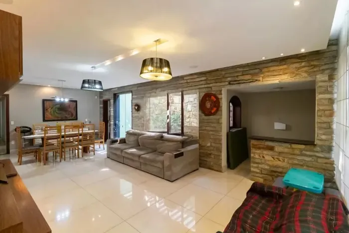 Casa à Venda - Ouro Preto, 4 Quartos, 241 m2