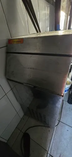 Maquina de gelo