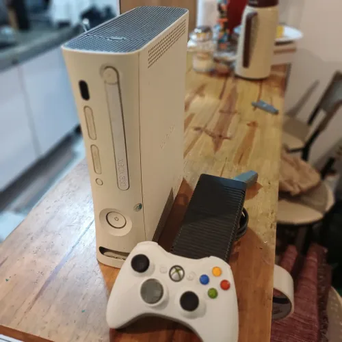 Xbox360 Fat branco +pen-drive 50 jogos 