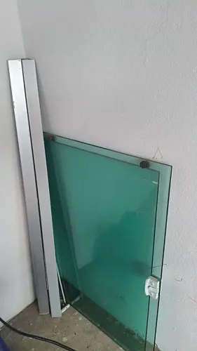 Janela vidro 1.30