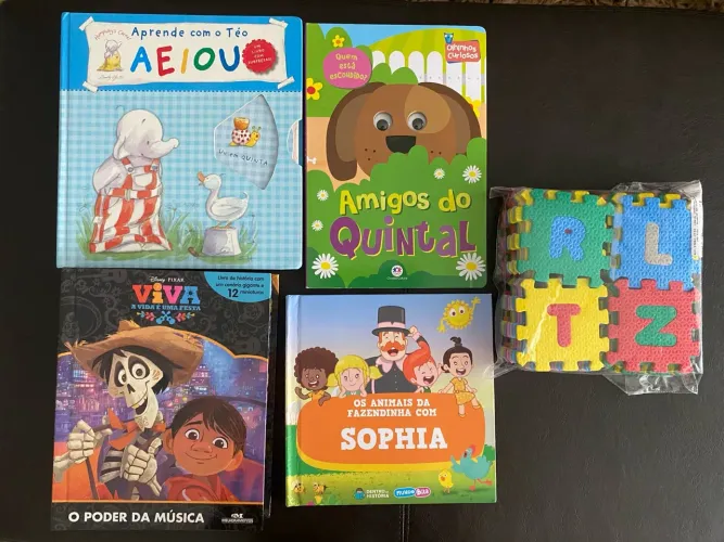 Livros Aprende com o Téo, Amigos do Quintal, A vida é uma festa, Bita e Tapete do Alfabeto