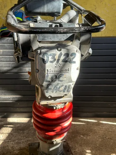 COMPACTADOR DE SOLO MENEGOTTI