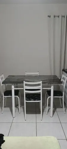 Mesa de mármore 4 cadeiras 