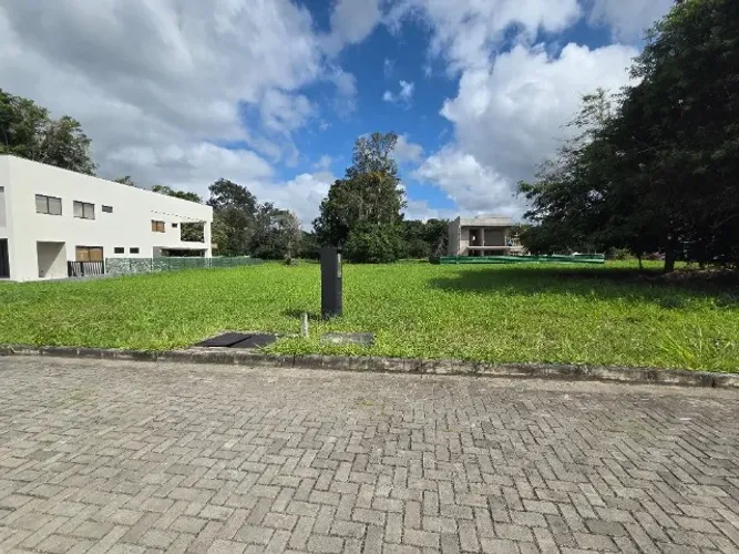 Lote 620 m² plano no Cond. Hyeda Castro - Aldeia | Escriturado e registrado