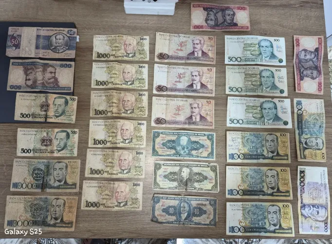 Lote Colecionável de Cédulas Antigas do Brasil - Cruzeiros e Cruzados (20 Unidades)