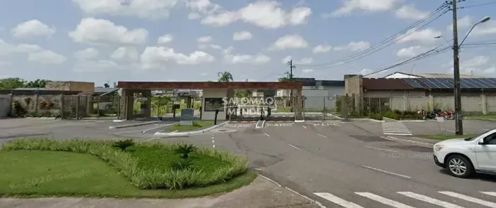 Lote de 252,70 m² à venda em condomínio fechado com lazer completo