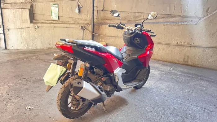 Vendo ADV 160 2025 25.000KM