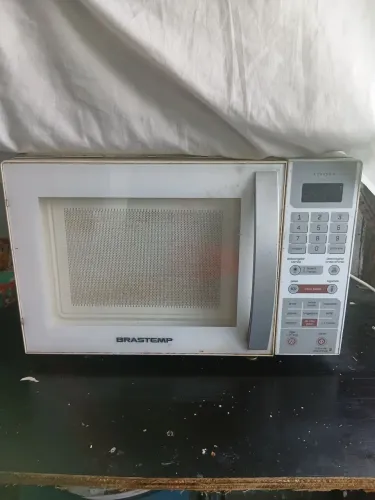 Micro-ondas brastemp de 20 litros de 110,V