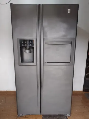 Vende-se geladeira side by side de 529 litros