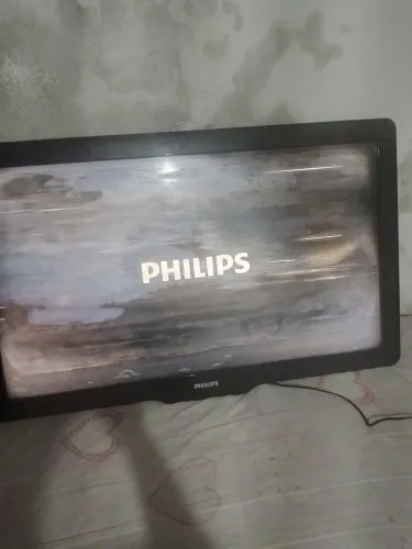 TV para uso de peças ,com conversor